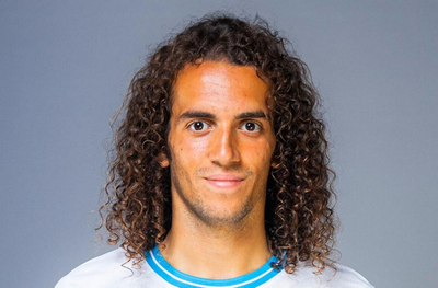 纽卡斯尔联与桑德兰展开中场争夺战，贡多齐成焦点人物