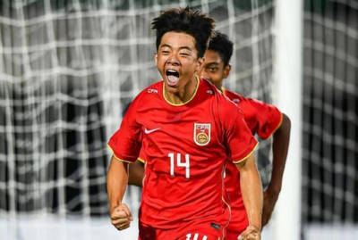 16岁新星邝兆镭因参赛证问题中断留洋，回归中超